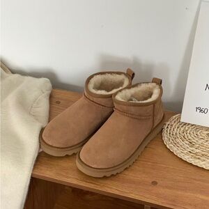 UGG Chestnut Ankle Boots🐈🐕
